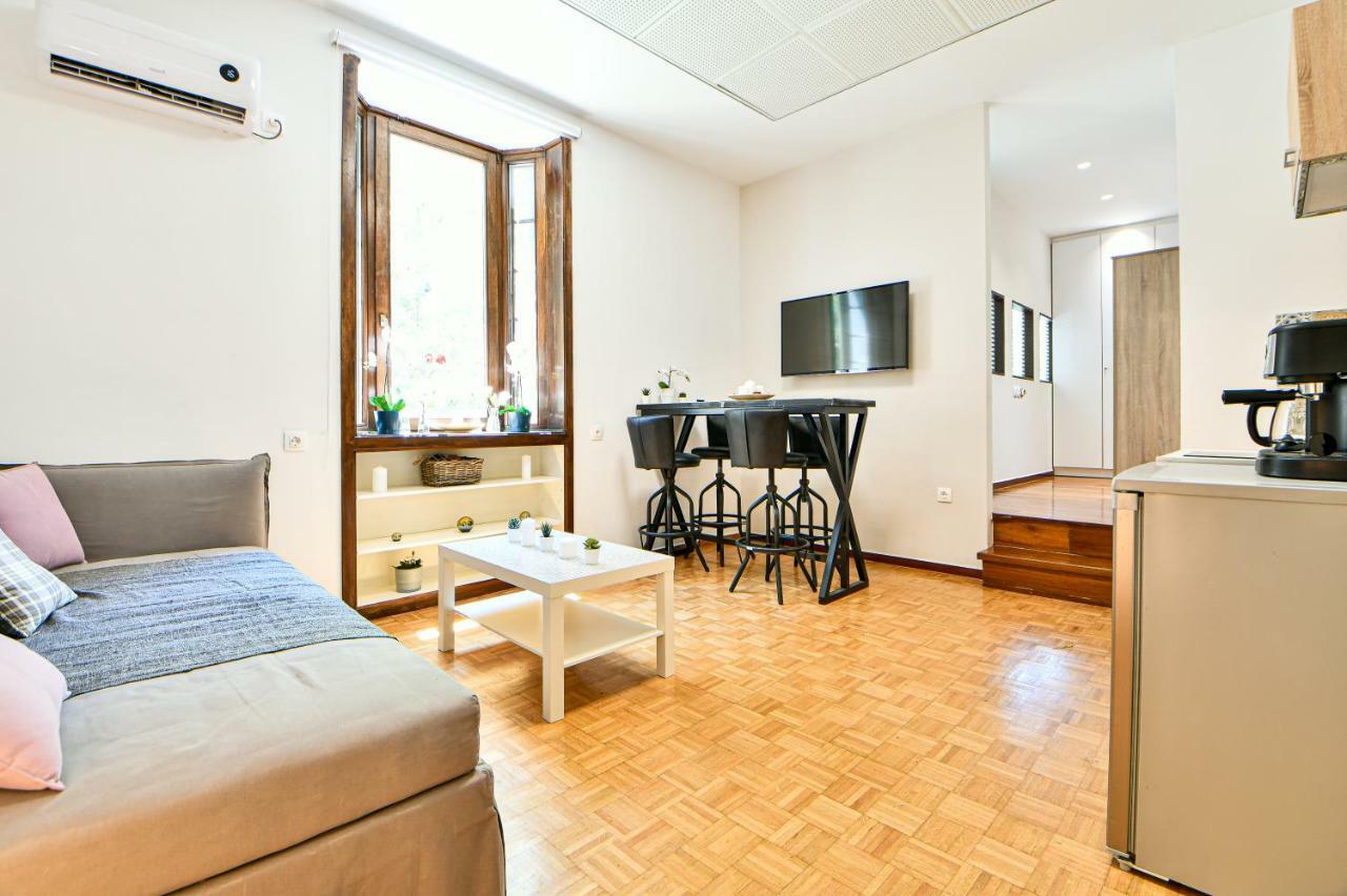 Flowers Of Athens, Boutique Aparthotel With 6-Apartments In Central 雅典 外观 照片