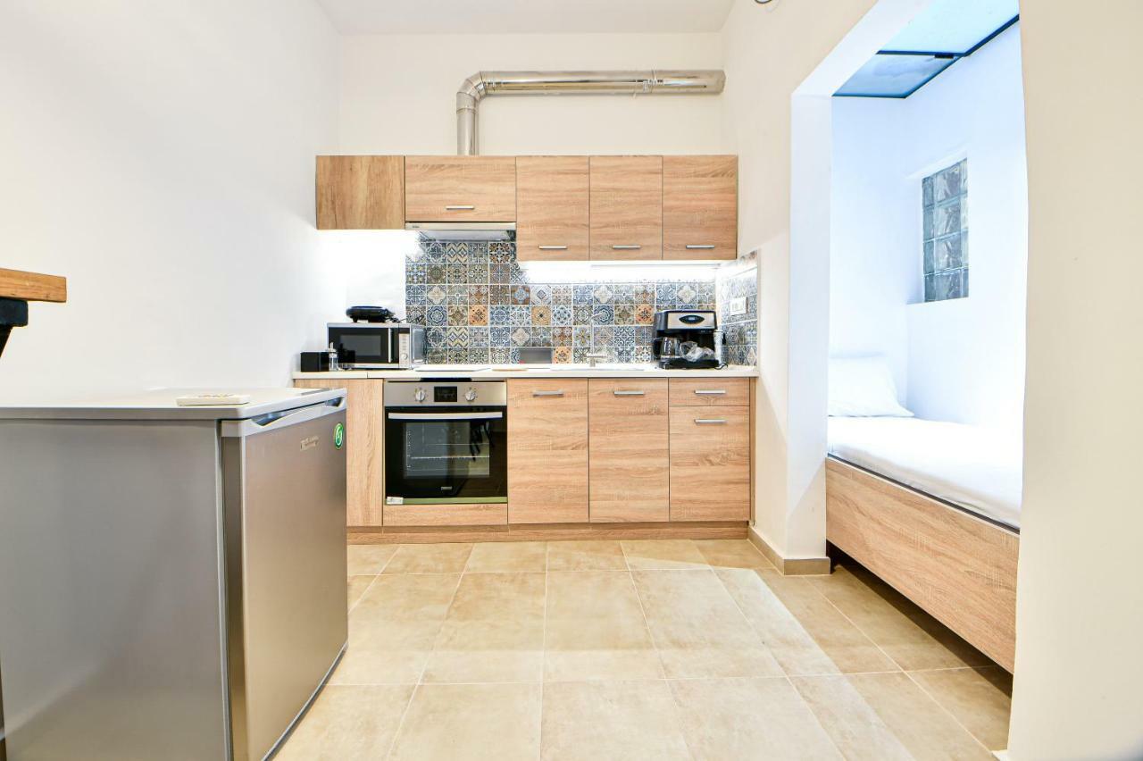 Flowers Of Athens, Boutique Aparthotel With 6-Apartments In Central 雅典 外观 照片
