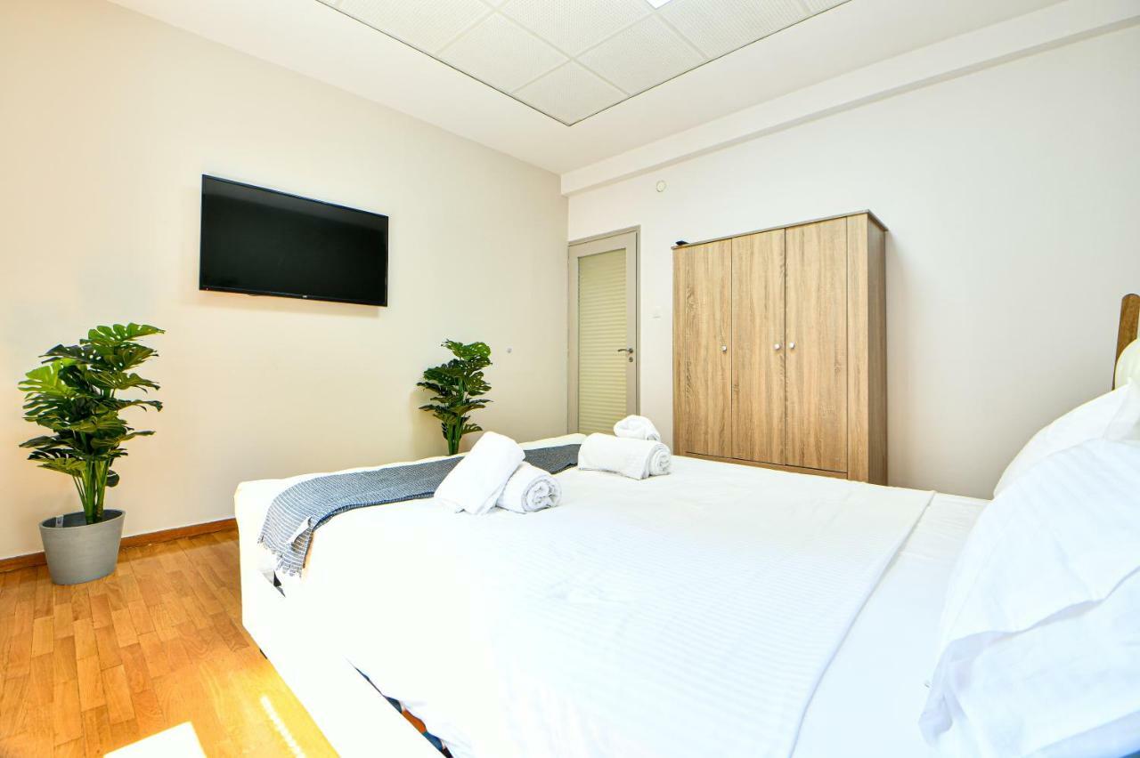 Flowers Of Athens, Boutique Aparthotel With 6-Apartments In Central 雅典 外观 照片