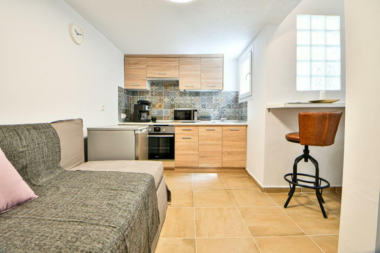 Flowers Of Athens, Boutique Aparthotel With 6-Apartments In Central 雅典 外观 照片